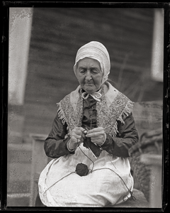 http://credo.library.umass.edu/images/resize/300x300/muph061-sl632-i001-001.png